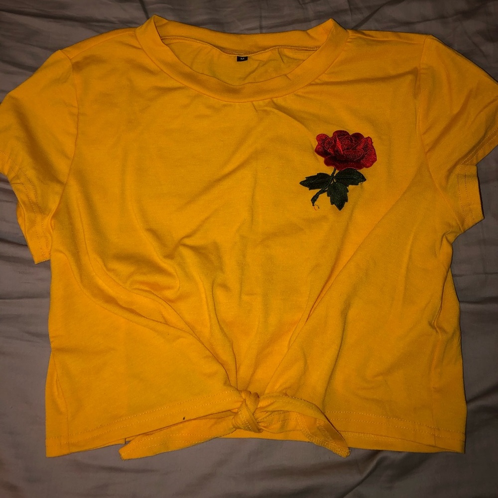 SHEIN Rose Crop Top
